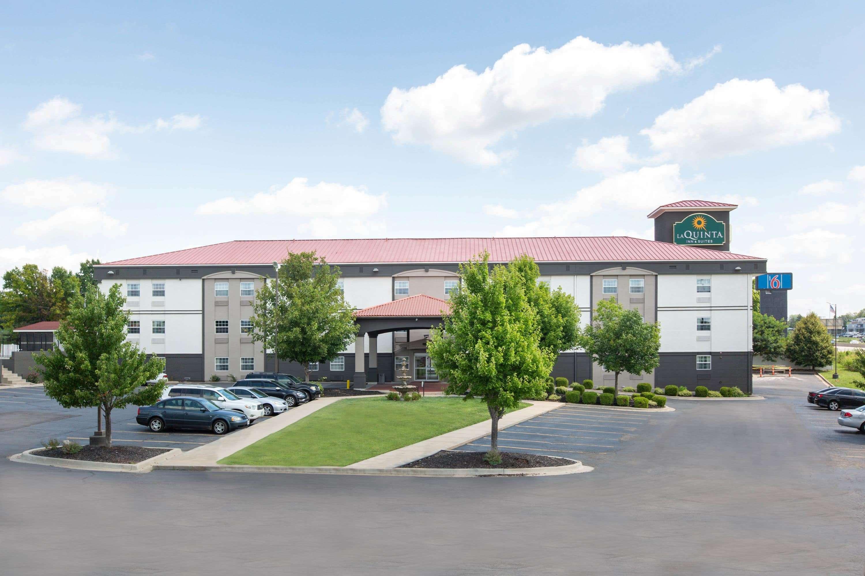 La Quinta By Wyndham Blue Springs Hotell Eksteriør bilde
