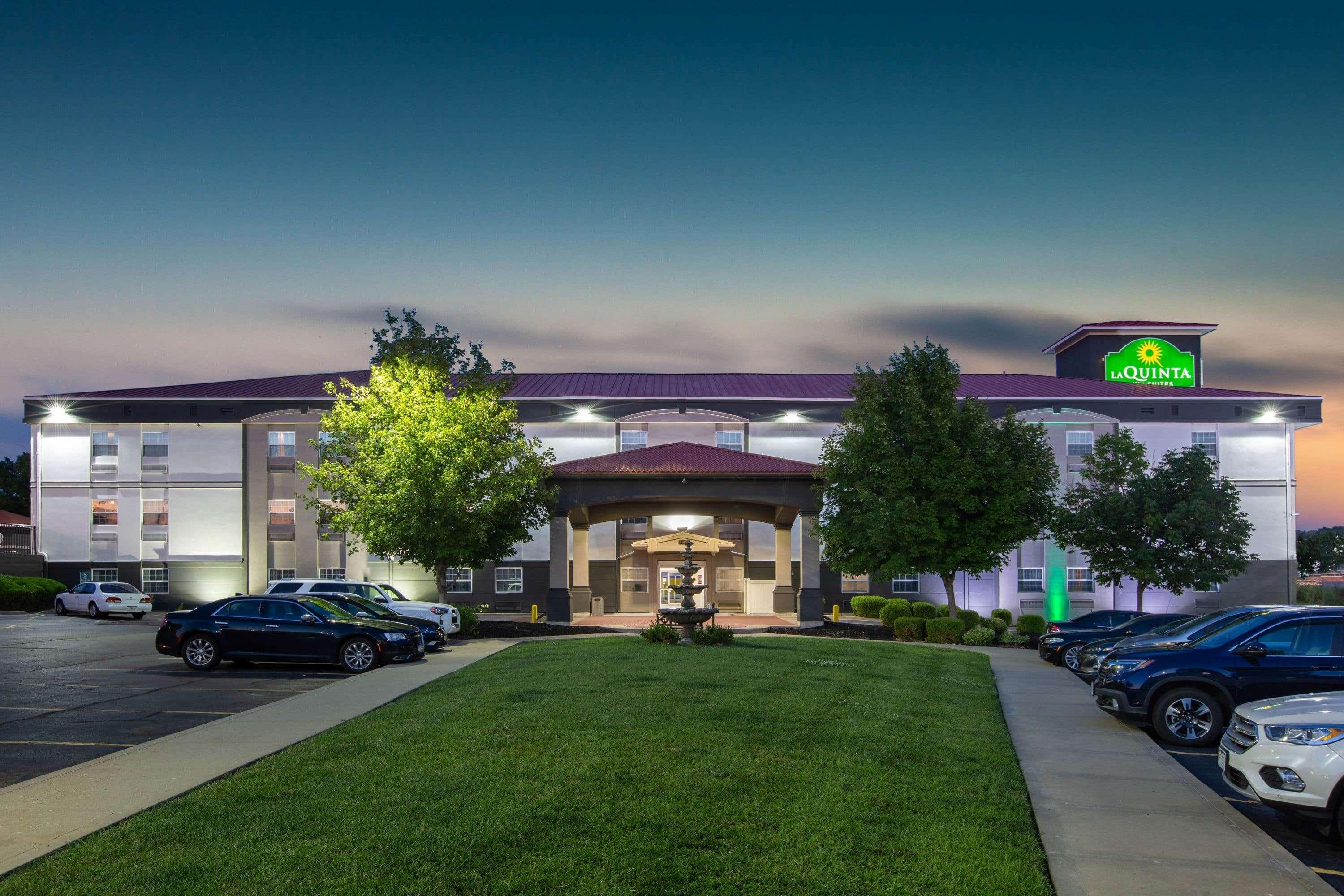 La Quinta By Wyndham Blue Springs Hotell Eksteriør bilde