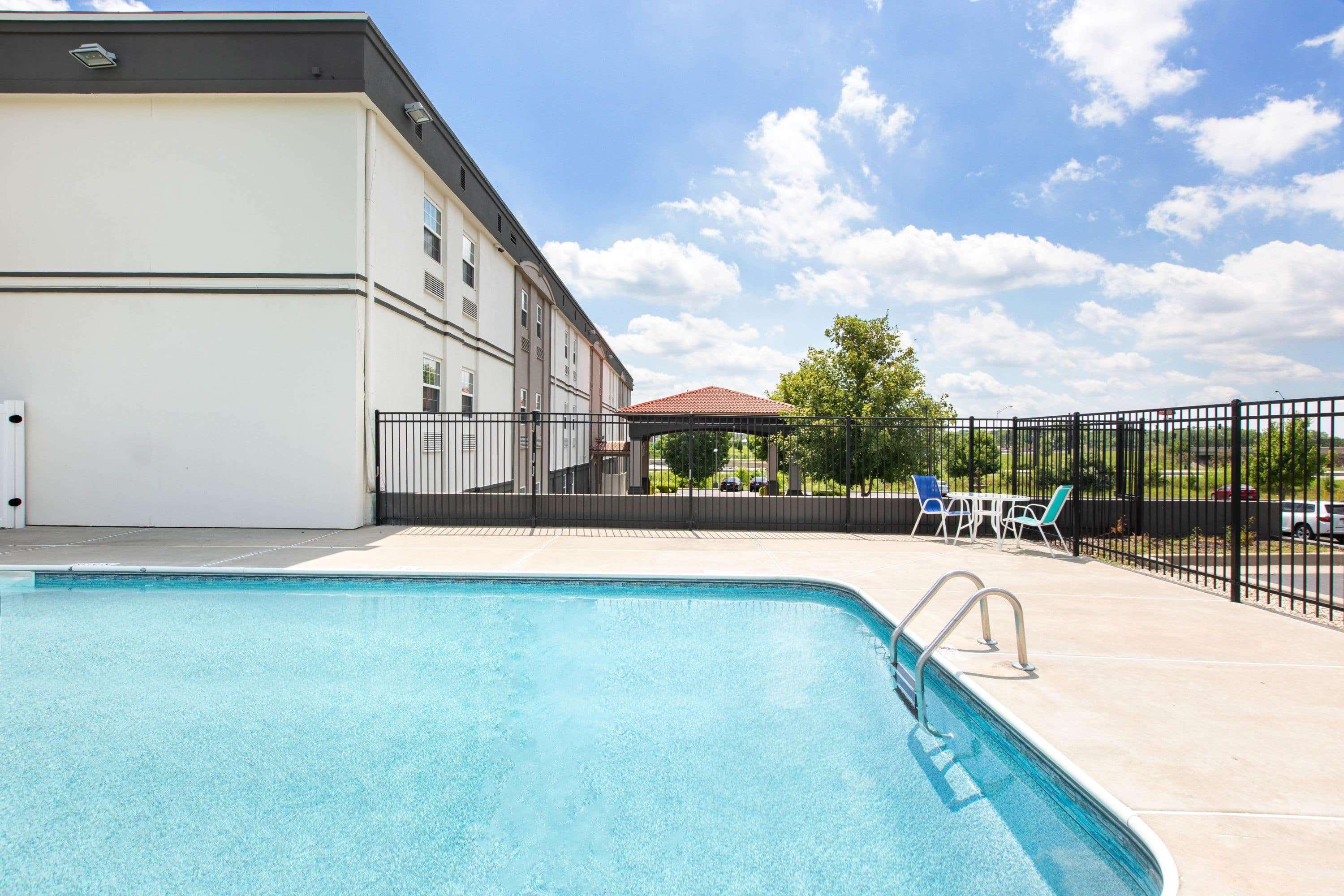 La Quinta By Wyndham Blue Springs Hotell Eksteriør bilde