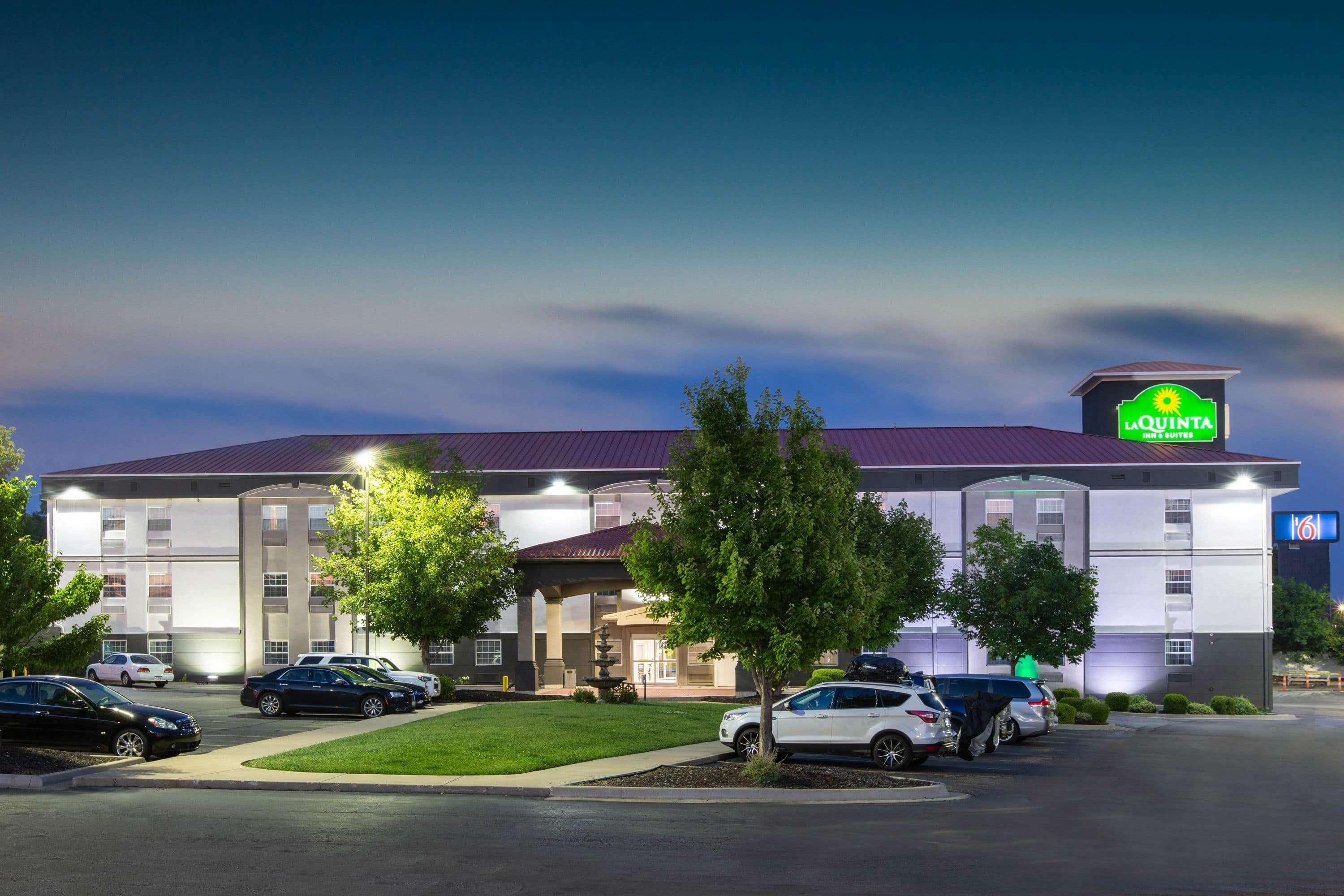 La Quinta By Wyndham Blue Springs Hotell Eksteriør bilde