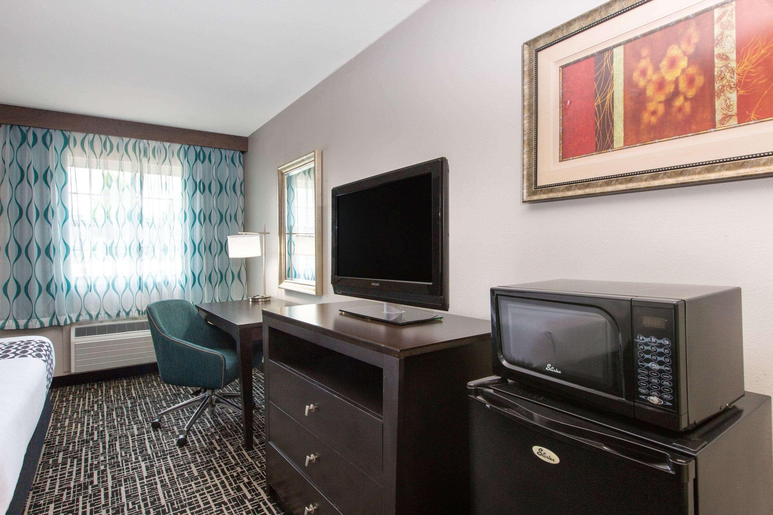 La Quinta By Wyndham Blue Springs Hotell Eksteriør bilde